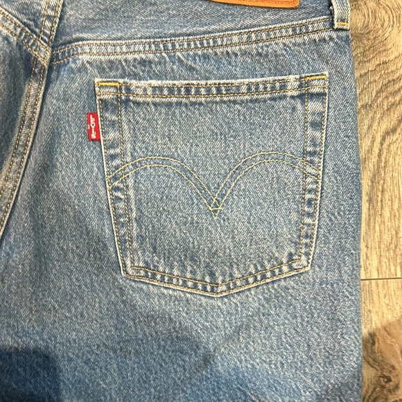 Levis 501 jean shorts - Picture 5 of 5